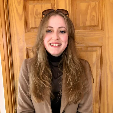 Dr Georgina Kivneen
